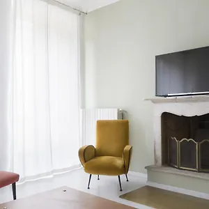 https://brera-apartments-23.it-lombardy.com